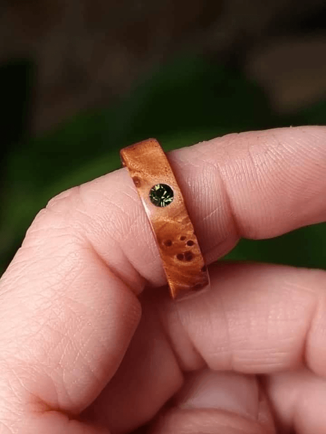 Bague en amboine et swarovski 
