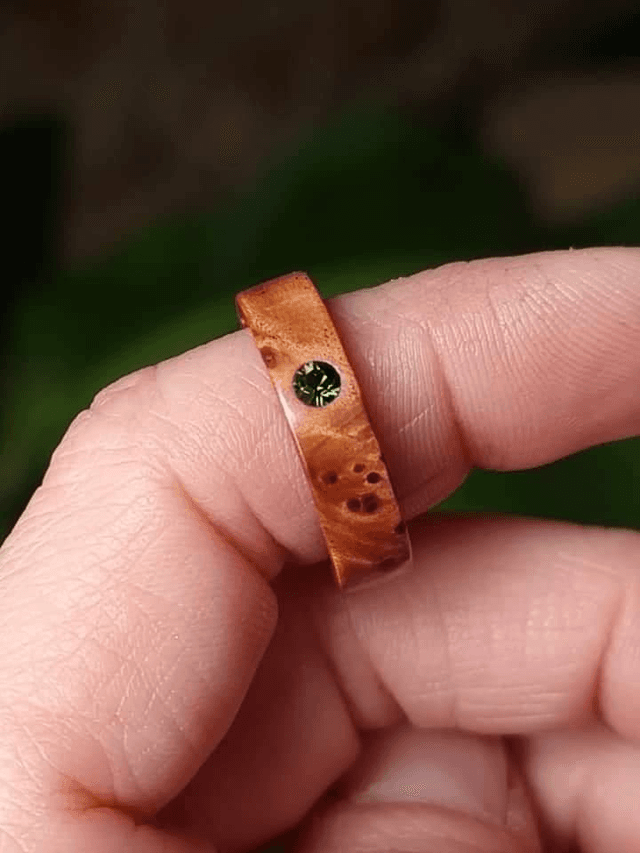 Bague en amboine et swarovski 